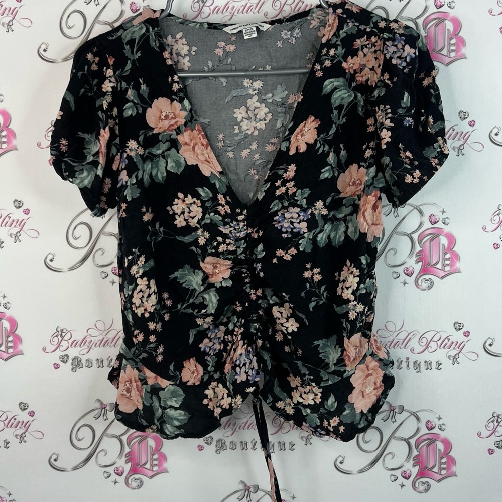 American Eagle top tshirt flowers up ribbon Outfitters Black Floral Blouse